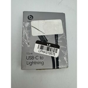 O8. Beats USB-C to Lightning Woven Cable (1.5m) - Bolt Black Open Box